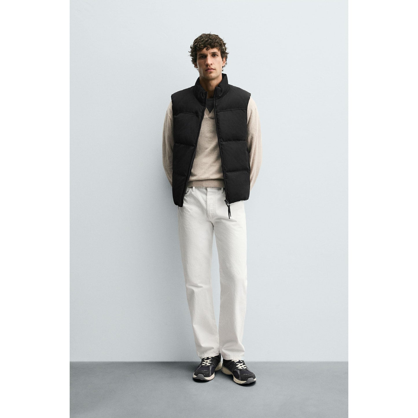 Men's Regular Fit Padded Gilet - Warm High-Neck Sleeveless Vest Jacket