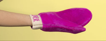 Soft Velvet Hypoallergenic Tanning Mitt for Streak-Free Bronze