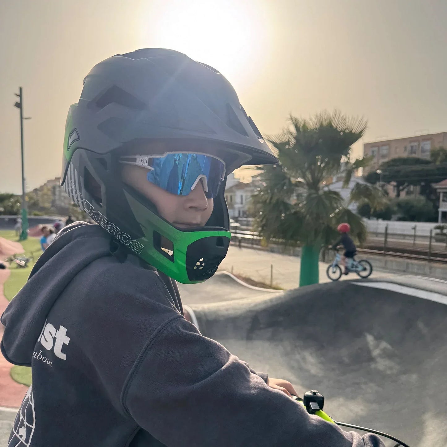 ROCKBROS Kids BMX MTB Downhill Green Helmet with Removable Chin Guard - Gomix Brands Outlet