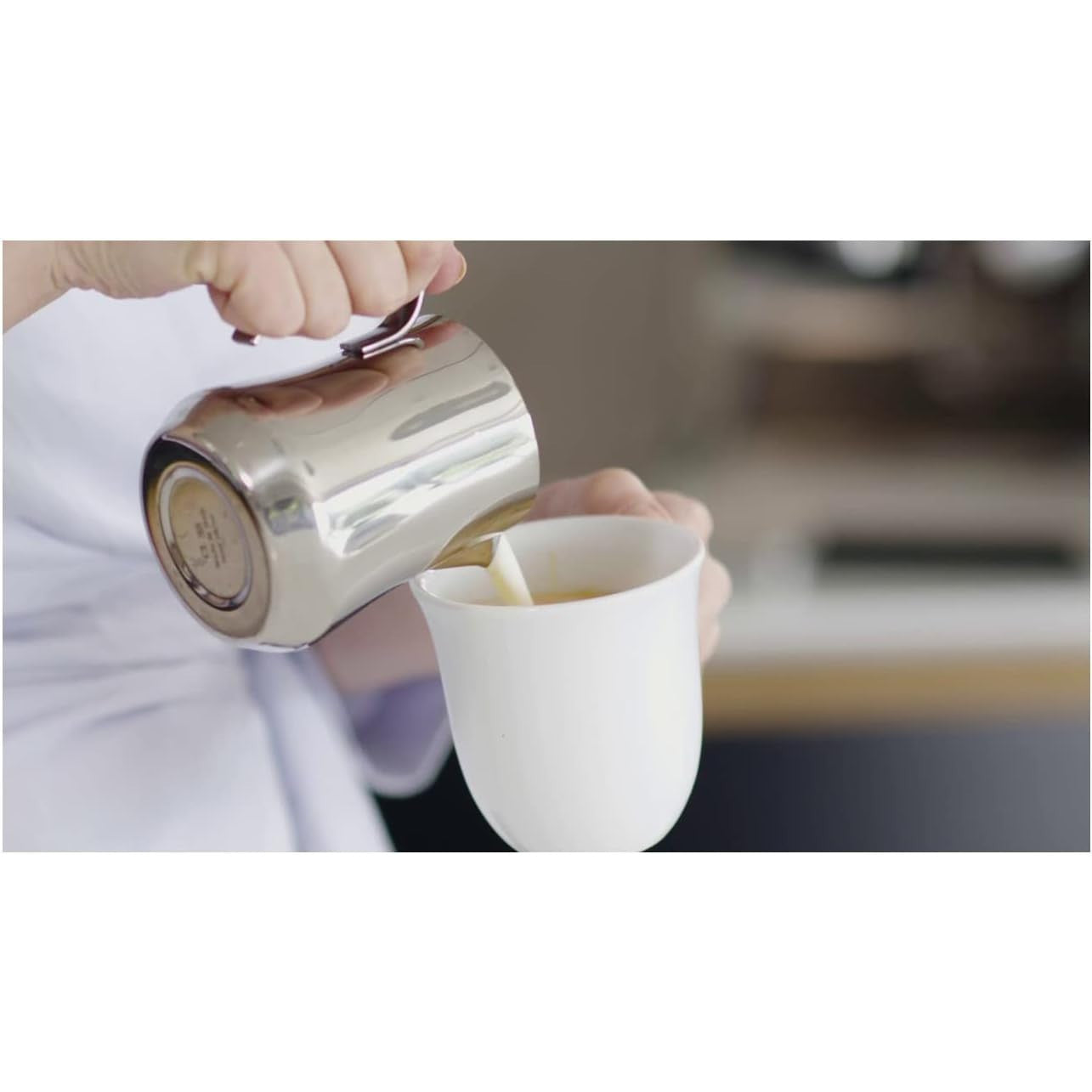 De'Longhi 350ml Stainless Steel Milk Frothing Pitcher with Ergonomic Handle