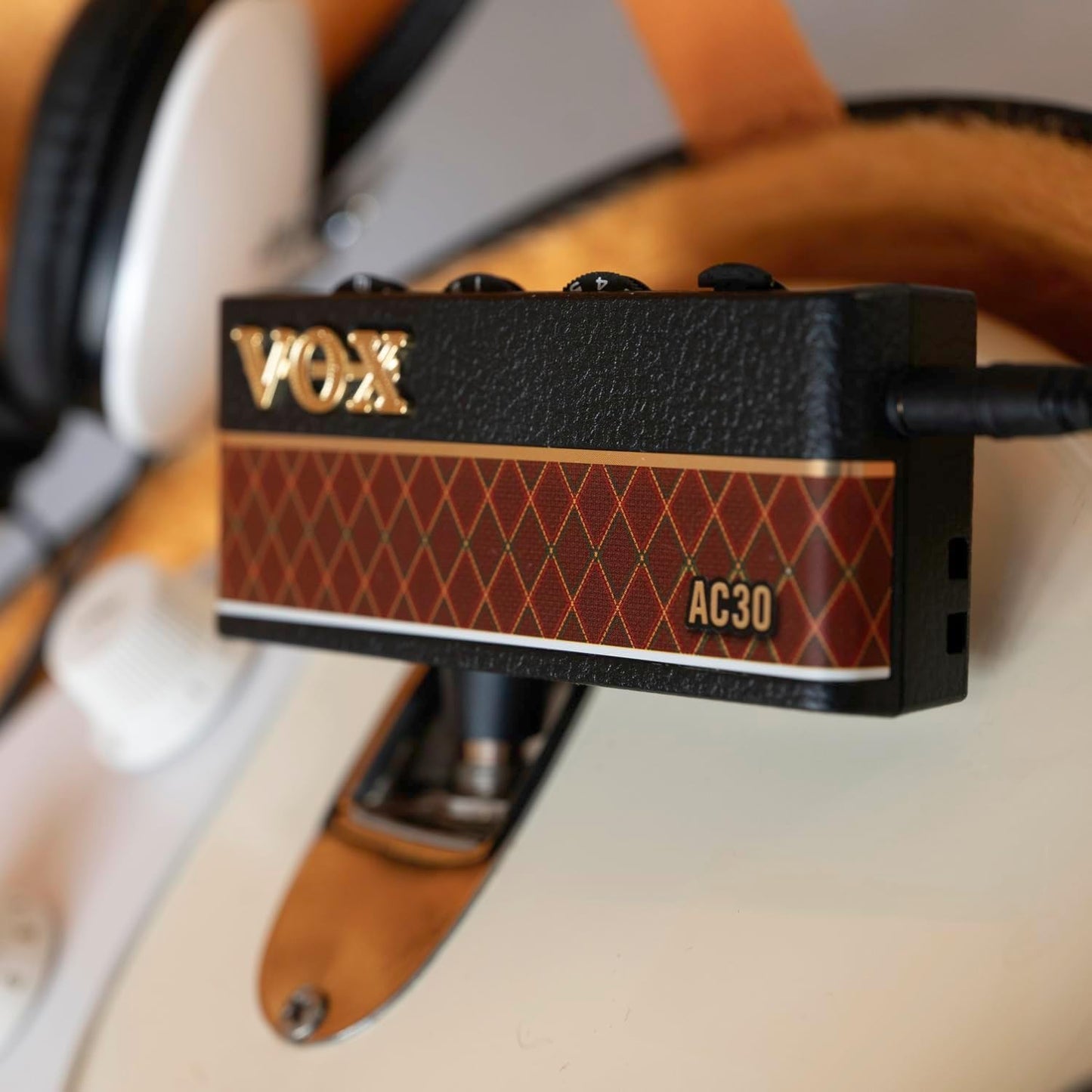 Vox amPlug 3 AC30 Headphone Amplifier: Classic British AC30 Tone