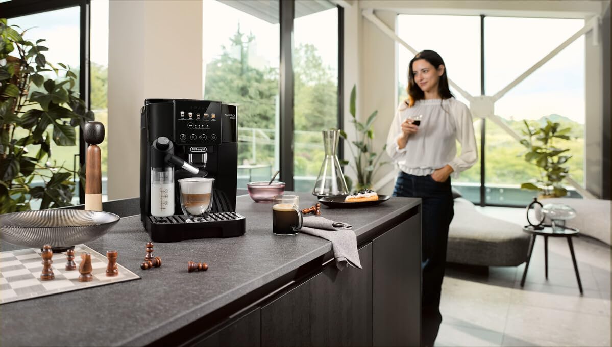 De'Longhi Magnifica Start ECAM220.91.B Coffee Machine with LatteCrema, 5‑Button Touch, Black