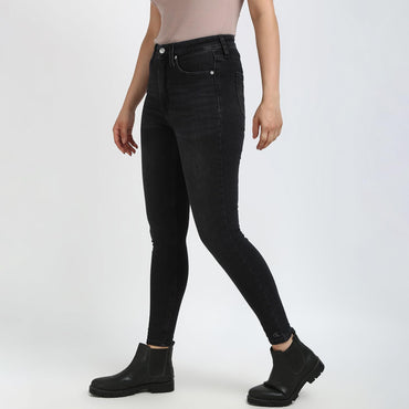 Calvin Klein Women’s Fitted Denim Jeans – Stretch Black