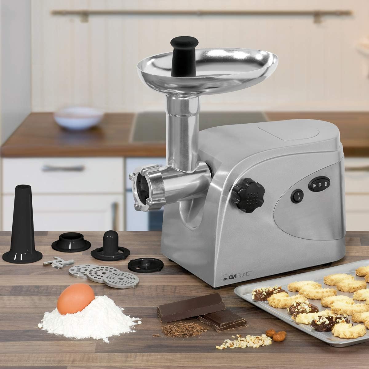 Clatronic FW 3151 Electric Meat Grinder: Versatile Mincer for Home Kitchen Use