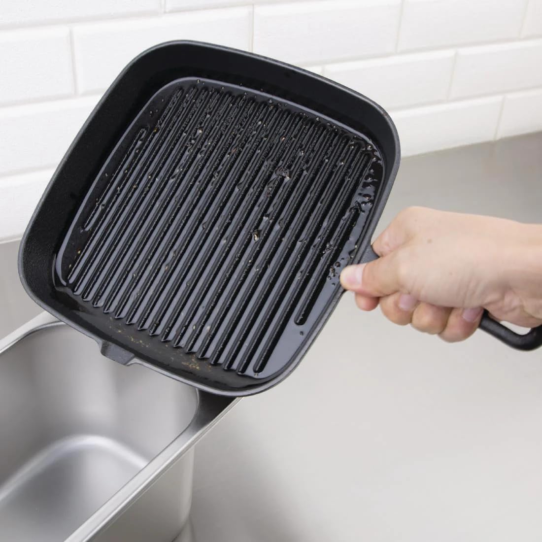 Vogue M653 Ribbed Square Skillet 9.5" Cast Iron Non-Stick