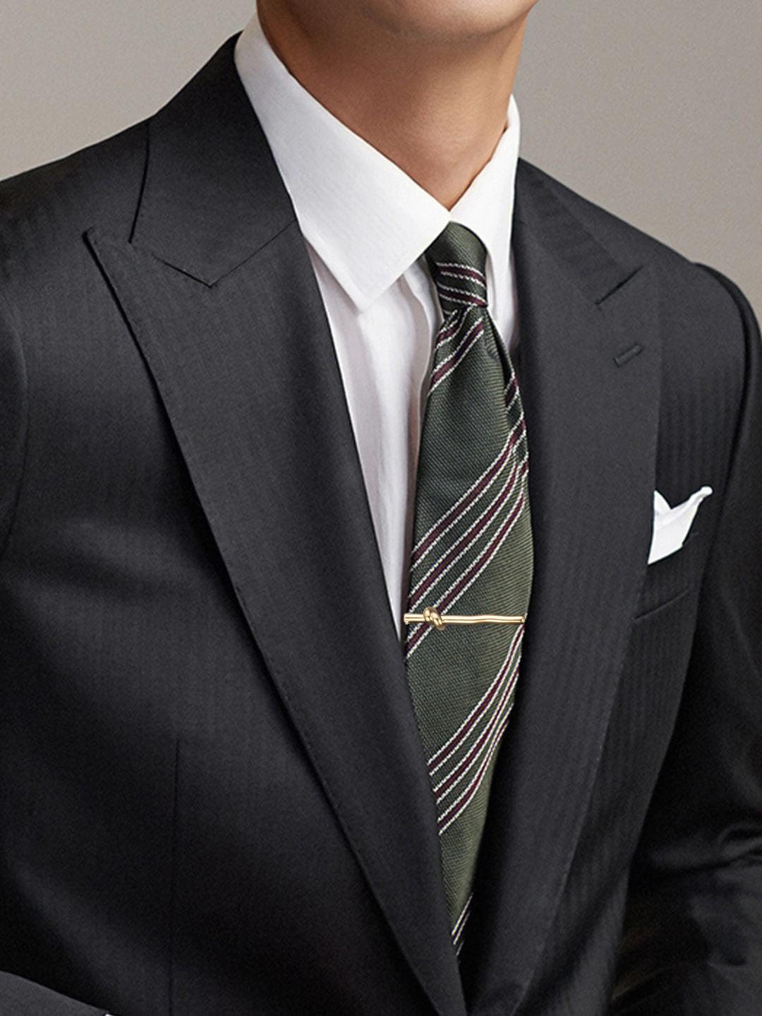 Elegant Gold Knot Tie Clip for Men, Personalized Round Wave Necktie Accessory