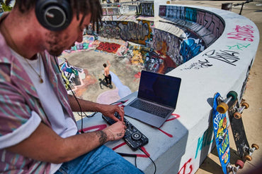 Hercules DJControl Starlight Compact DJ Controller with Serato DJ Lite - Gomix Brands Outlet