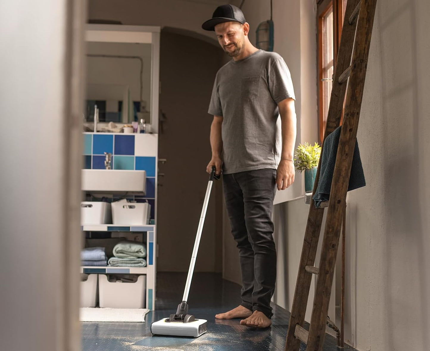 Karcher KB5 Cordless Electric Broom – Lightweight Battery‑Powered Floor Cleaner