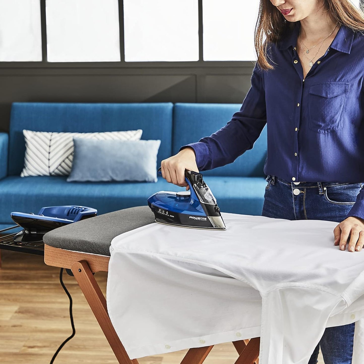 Rowenta Freemove Cordless Steam Iron: Effortless Wrinkle Removal, Powerful Steam, Fast Heat-Up