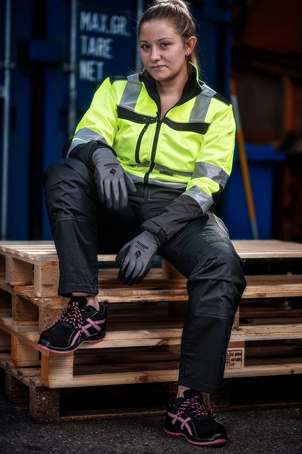 ACE Aurora Women's Breathable Steel-Toe Safety Shoes with Neon