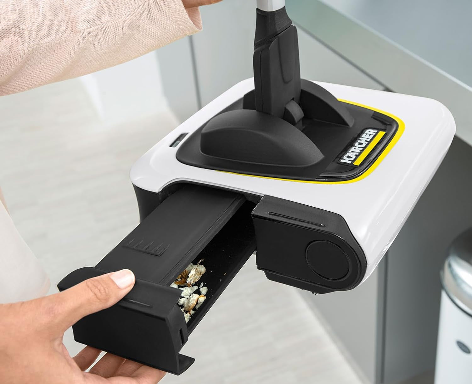 Karcher KB5 Cordless Electric Broom – Lightweight Battery‑Powered Floor Cleaner