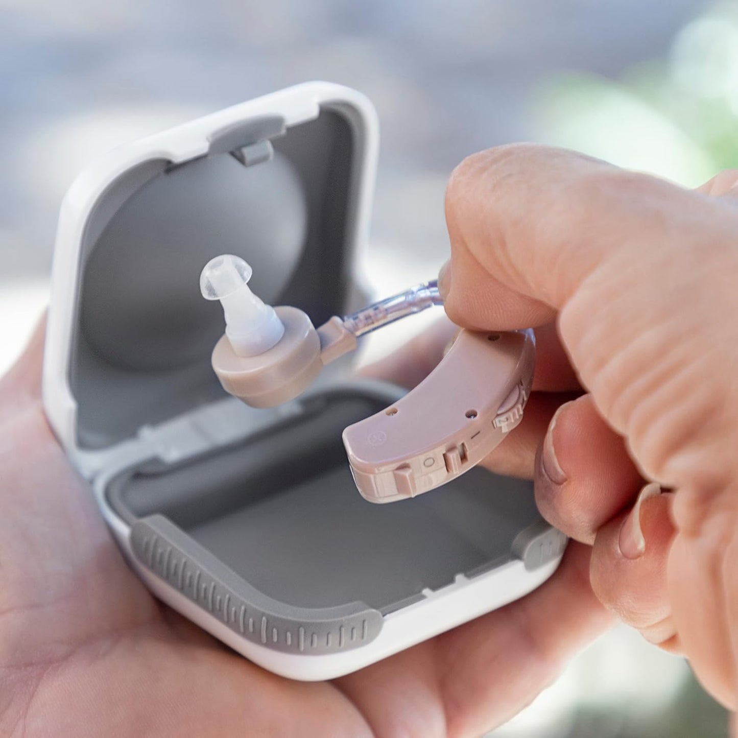 InnovaGoods Retro Compact Earphone Amplifier with Adjustable Volume