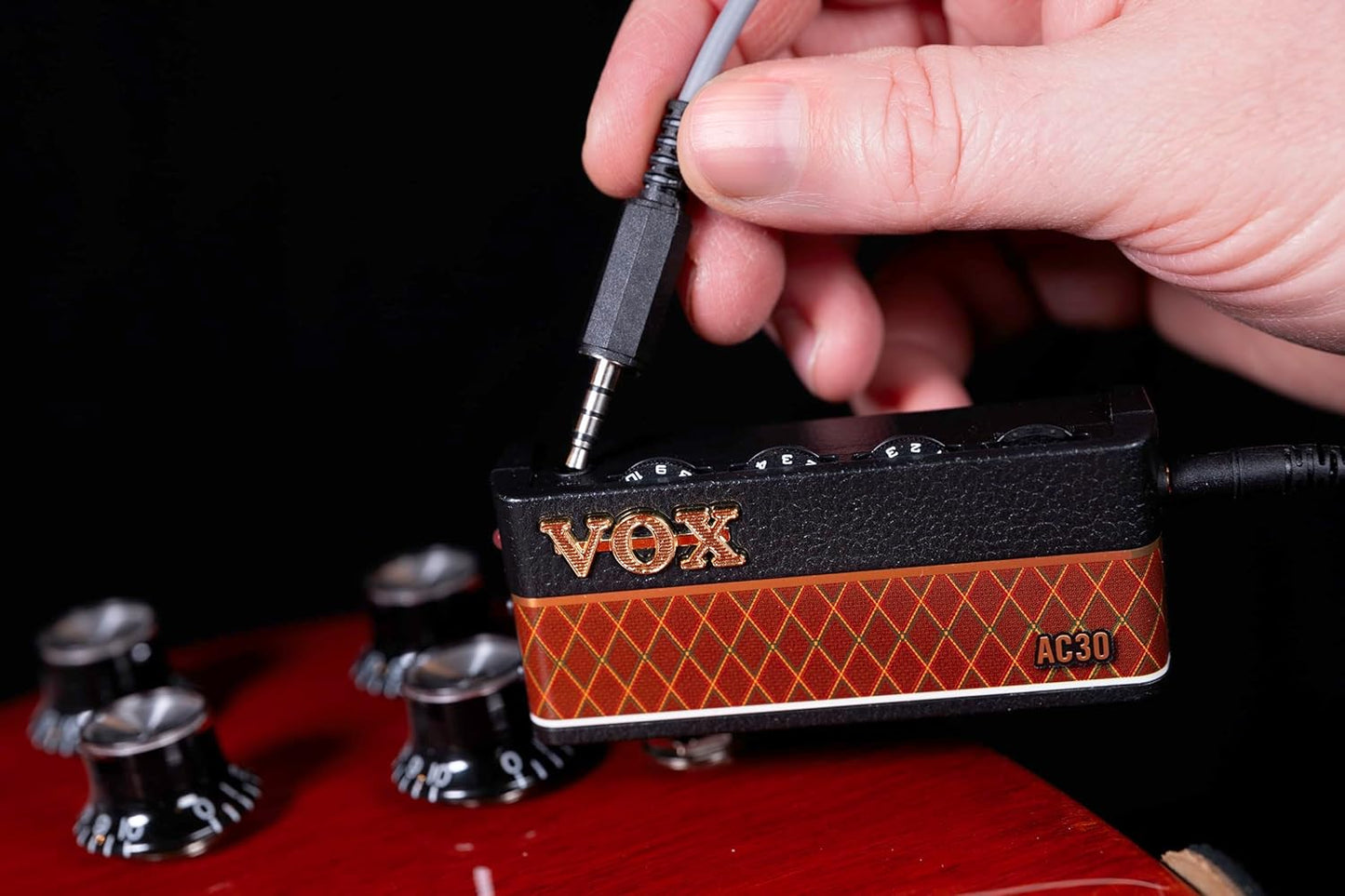 Vox amPlug 3 AC30 Headphone Amplifier: Classic British AC30 Tone