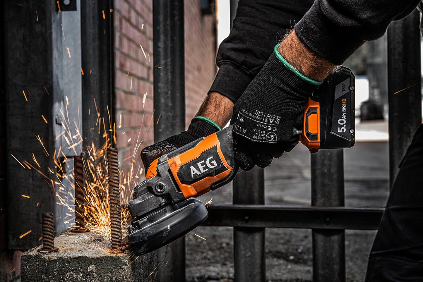 AEG Powerful Tools Set