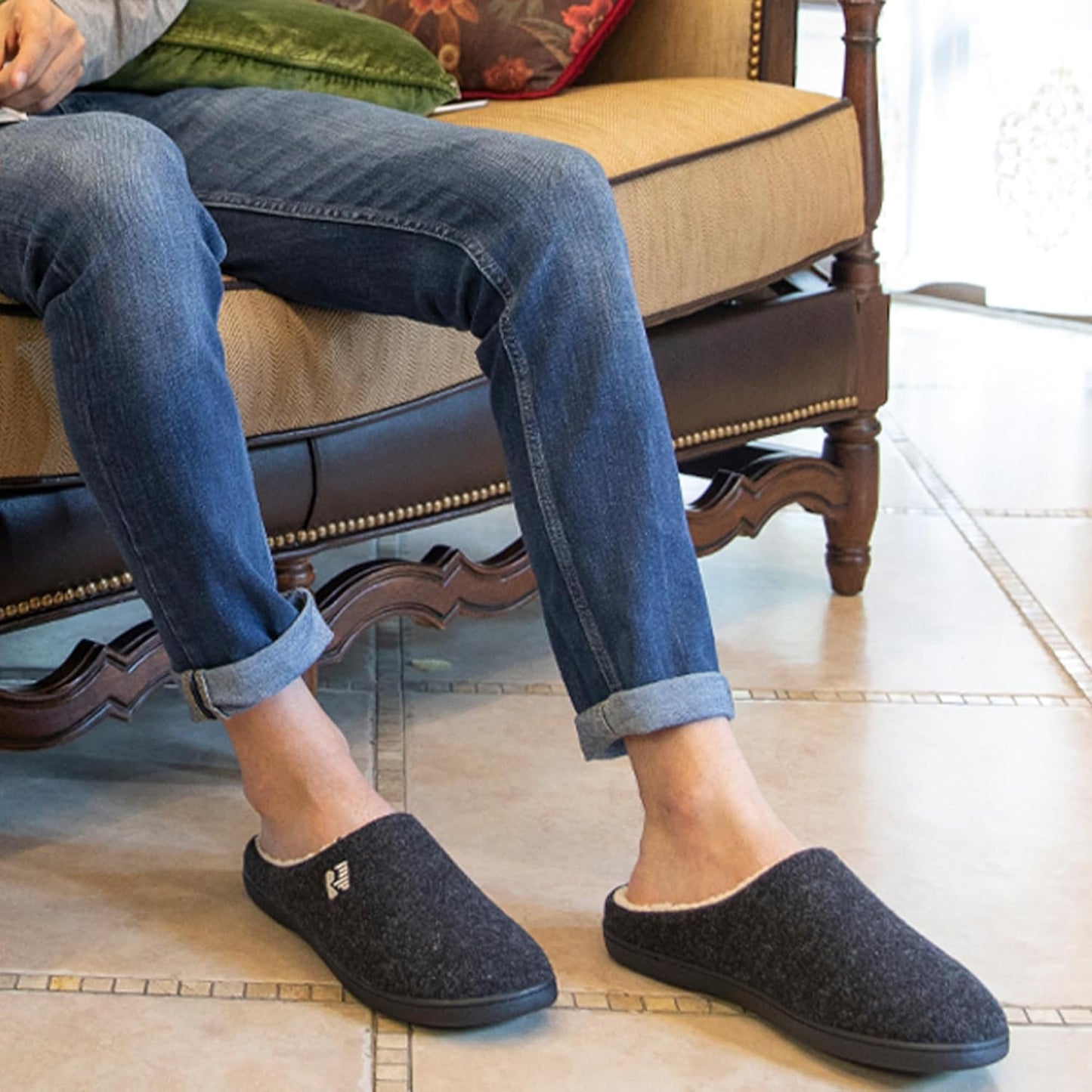 RockDove Men's Two-Tone Sherpa Slipper Set Size 10.5
