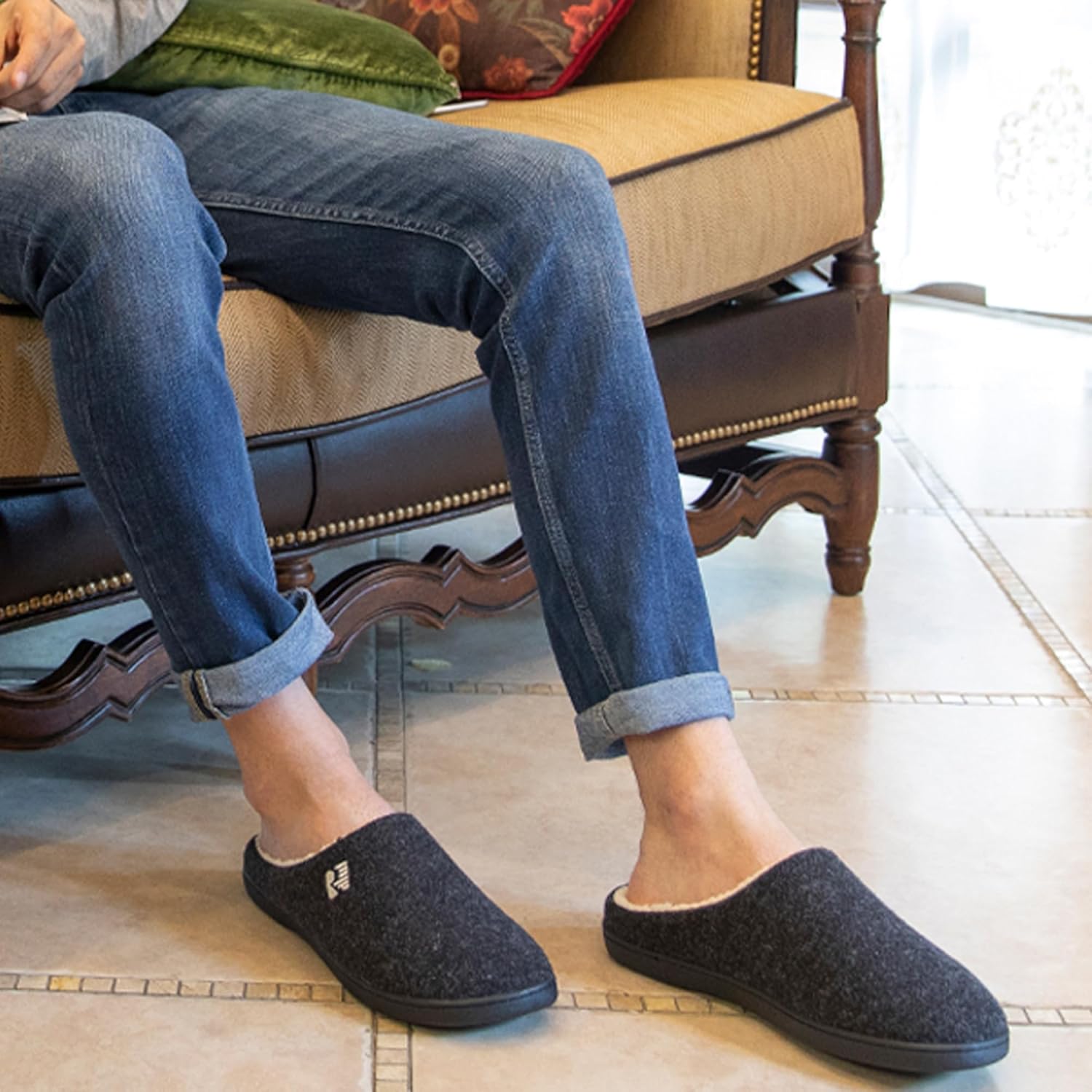 RockDove Men's Two-Tone Sherpa Slipper Set Size 10.5