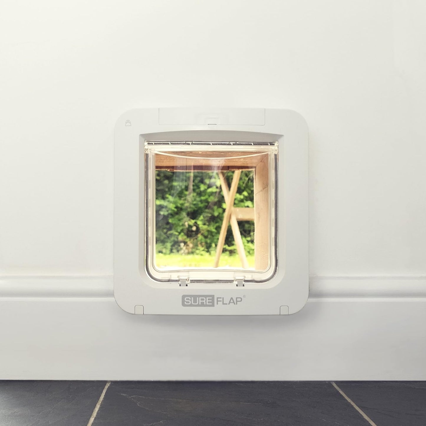 SureFlap Smart Microchip Pet Door – Hub‑Free for Cats & Dogs