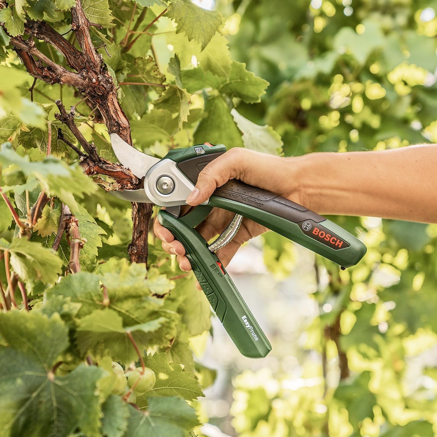 Bosch EasyPrune Cordless Battery-Powered Pruning Secateurs 450 Cuts