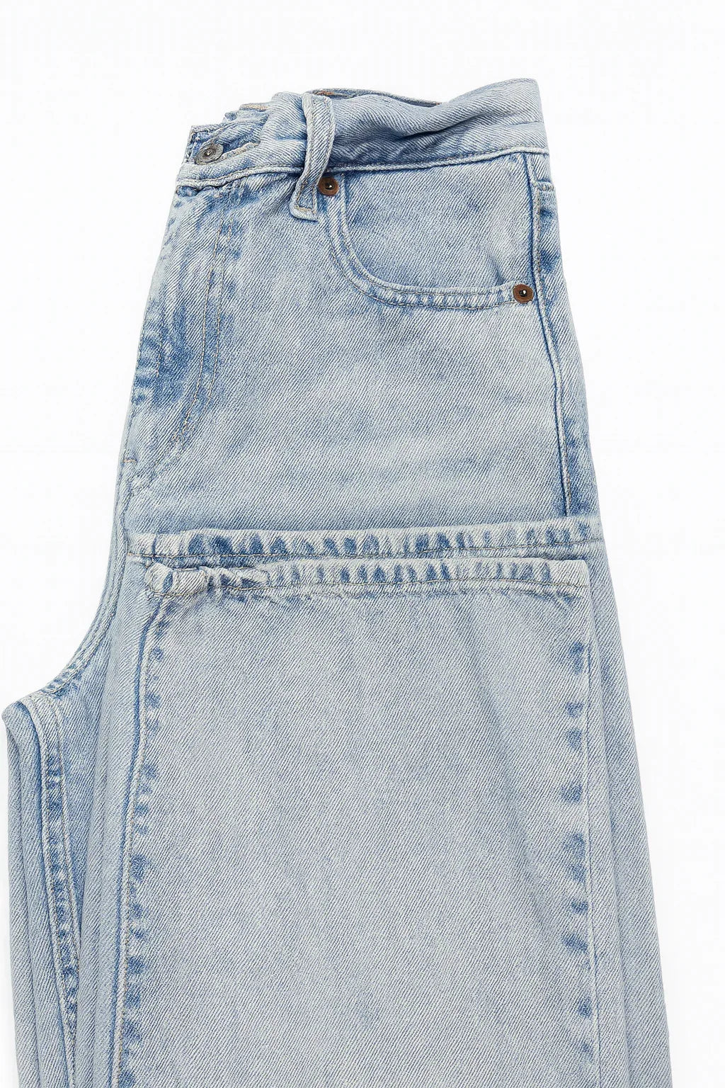 Classic Levi's High-Waisted Straight Leg Denim Jeans - Light Blue - Gomix Brands Outlet