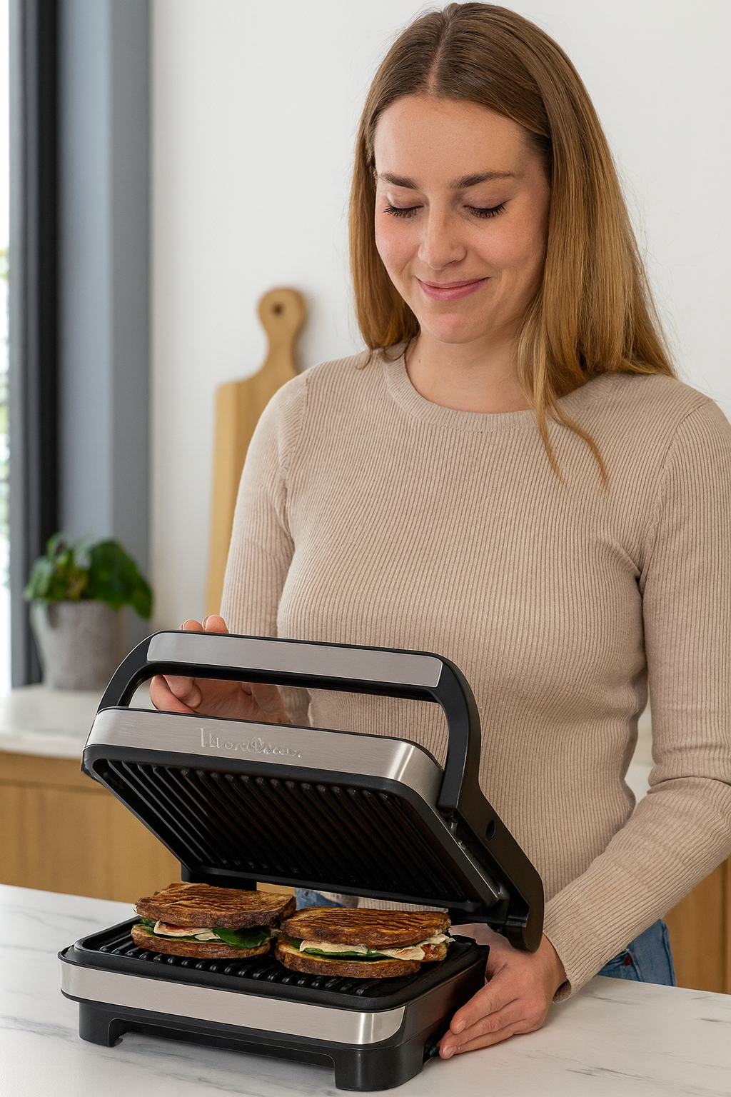 Moulinex Home Compact Panini & Griddle, Non-Stick Cooking Plates, Easy to Store, Easy to Clean