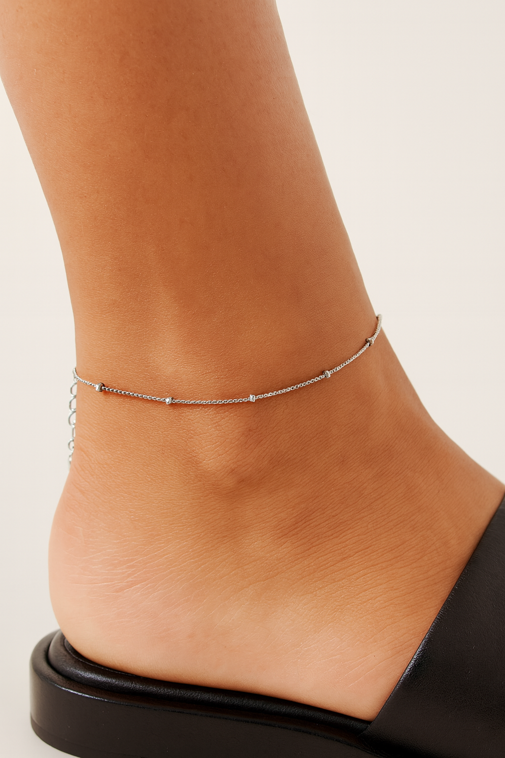 Elegant Liebeskind Berlin Silver-Colored Stainless-Steel Ankle with Lobster Clasp