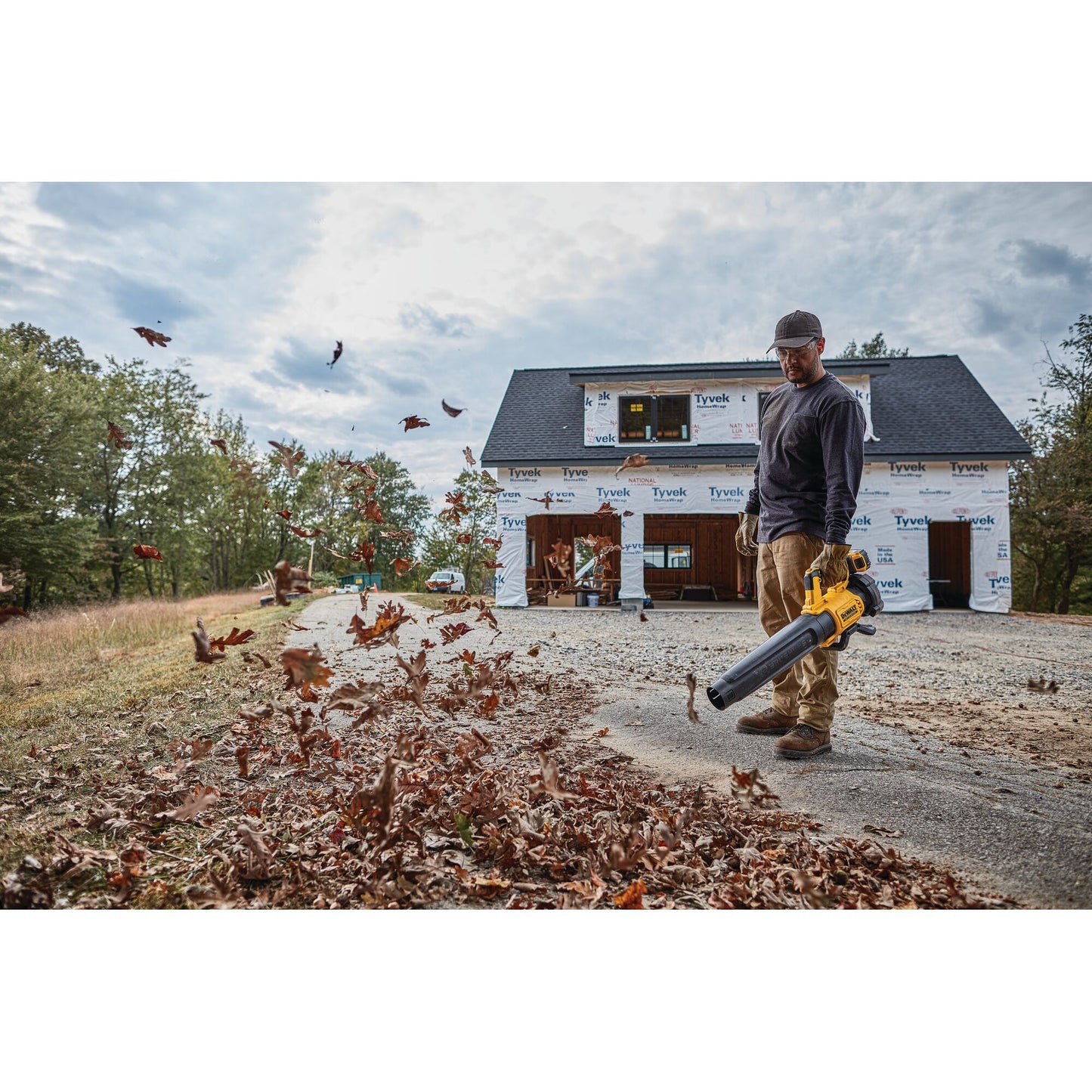 DEWALT 20V MAX XR Brushless Cordless Handheld Leaf Blower Kit with Battery