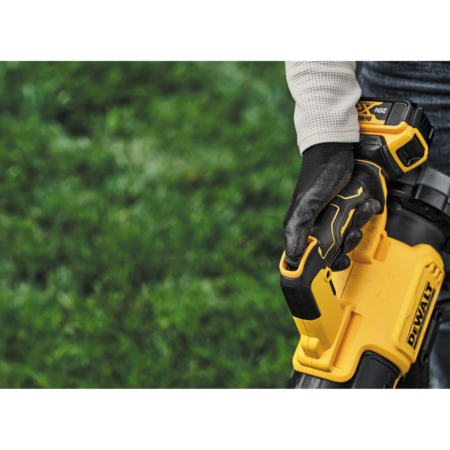 DEWALT 20V MAX XR Brushless Cordless Handheld Leaf Blower Kit with Battery
