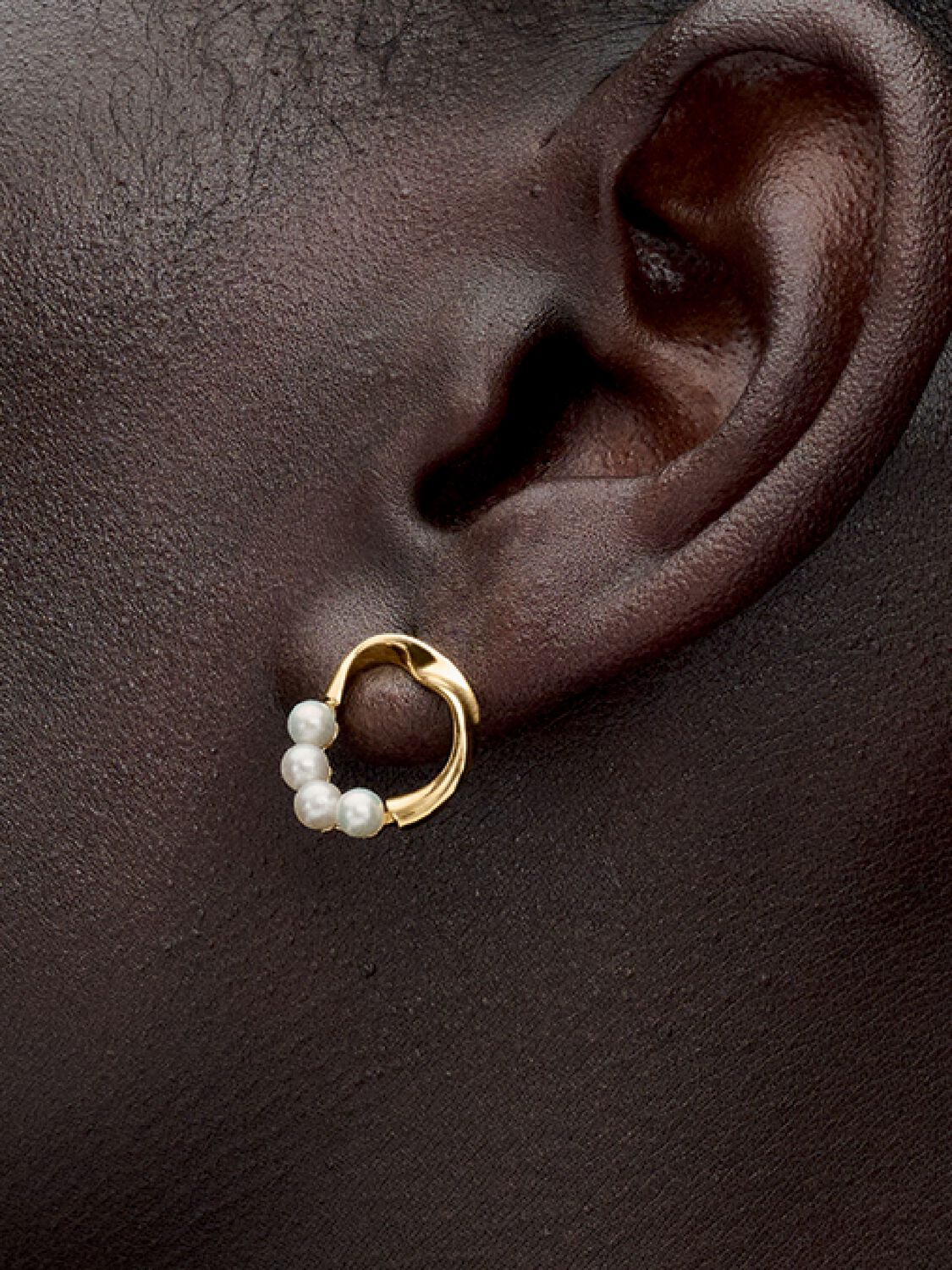 Pandora 14k Gold Plated Twisted Oval Freshwater Pearl Circle Stud Earrings
