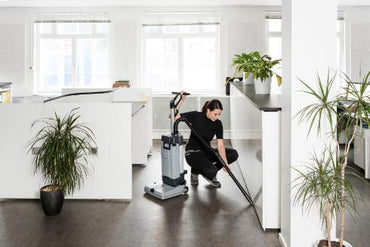 https://media.nilfisk.com/images/SC100_office-suction-hose-ps-WebsiteLarge-TECPTF.jpg