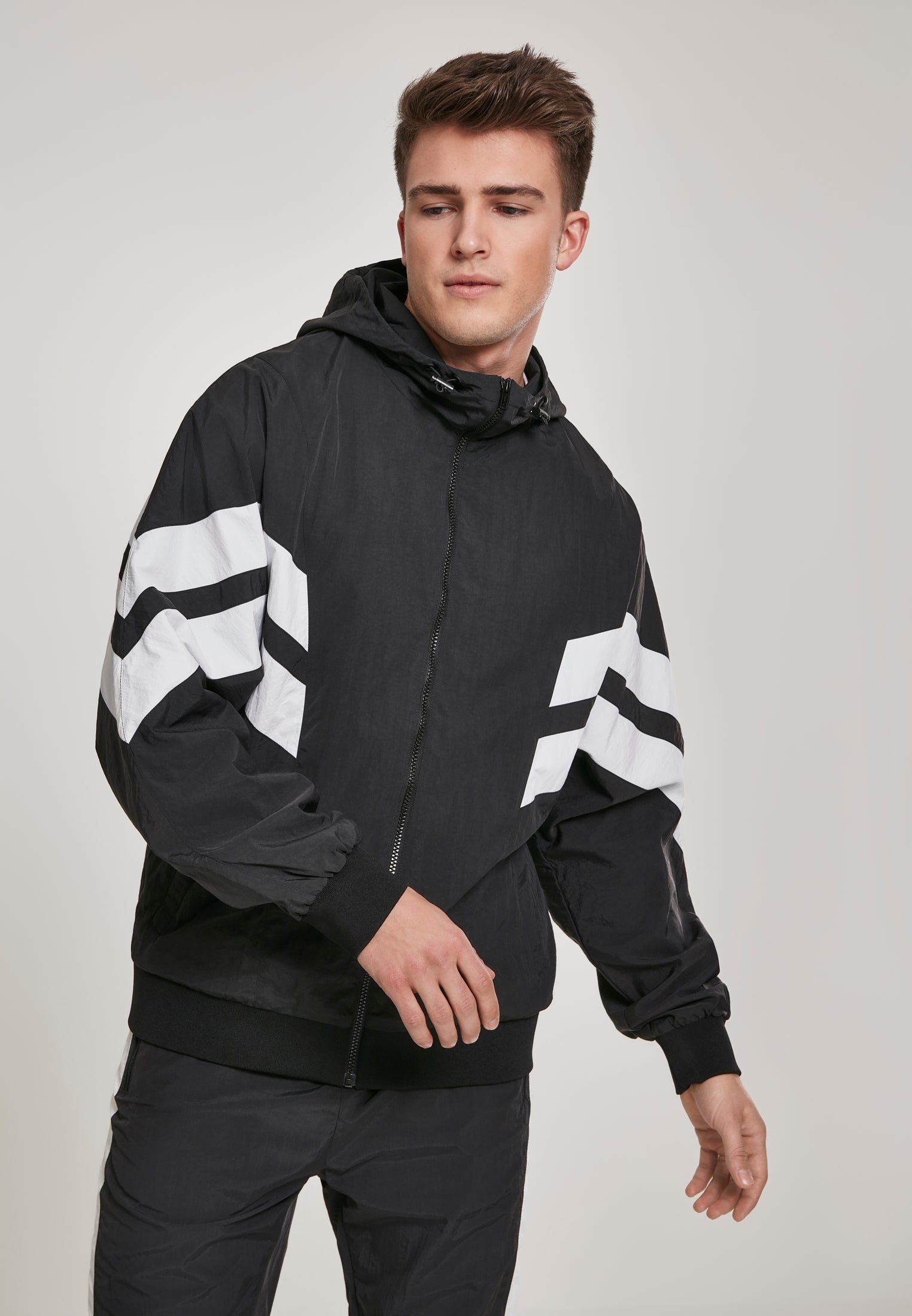 Men's Crinkle Panel Track Jacket: Stylish, Functional, Sporty Design with Hood