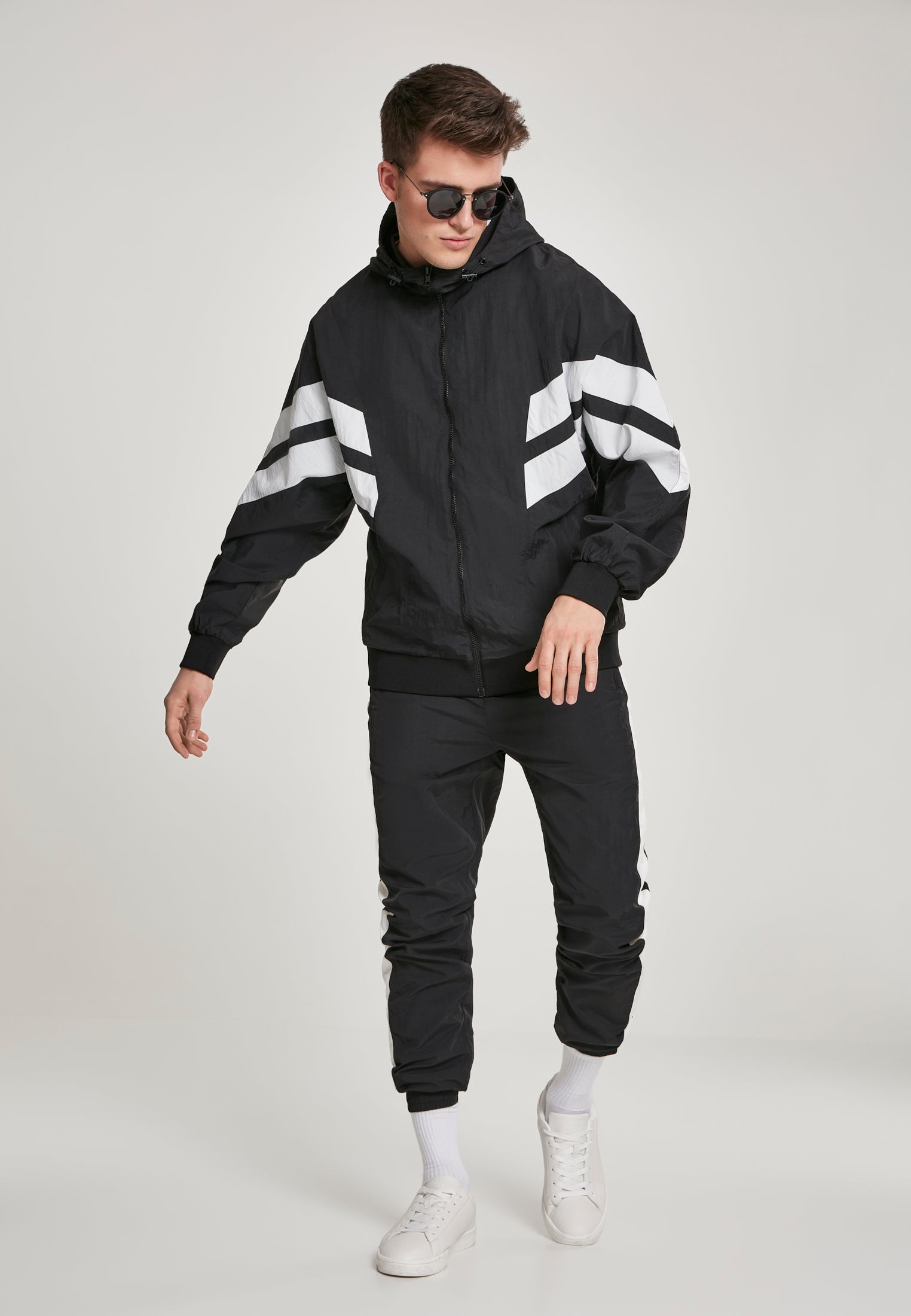 Men's Crinkle Panel Track Jacket: Stylish, Functional, Sporty Design with Hood