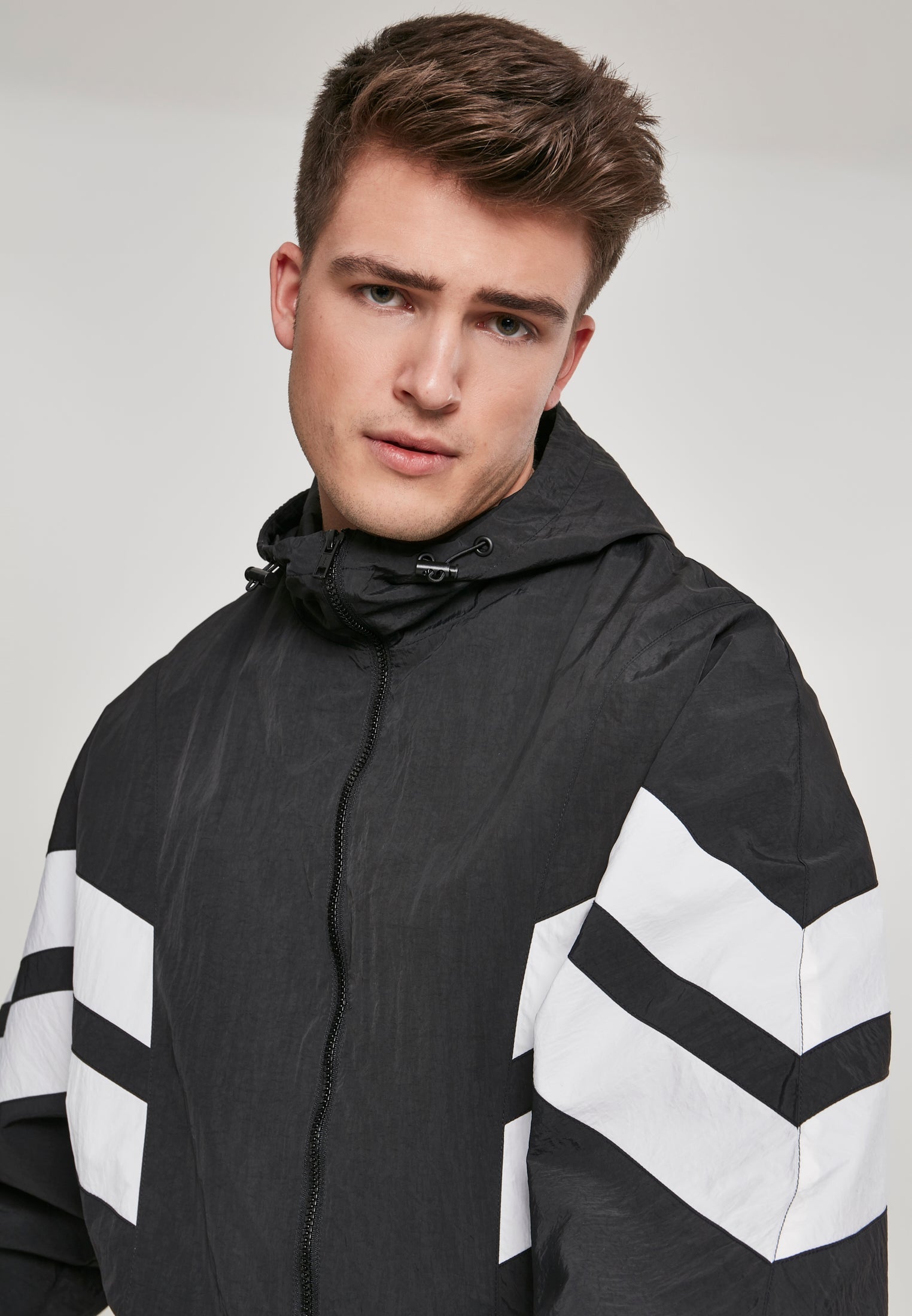 Men's Crinkle Panel Track Jacket: Stylish, Functional, Sporty Design with Hood