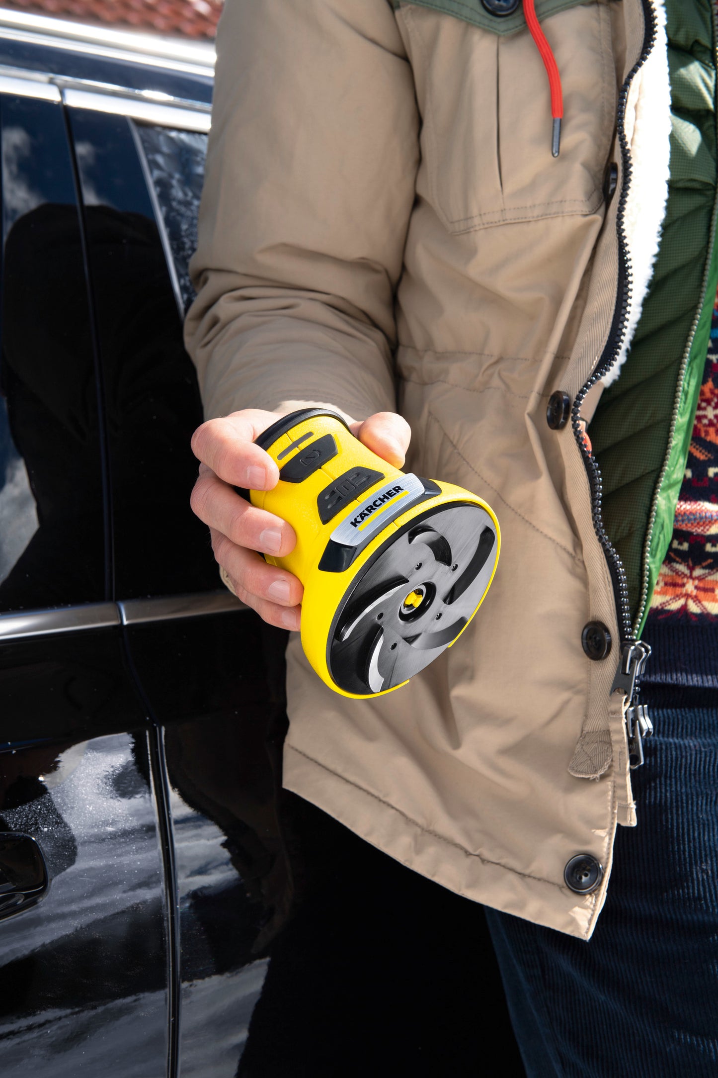 Kärcher EDI 4 Cordless Electric Ice Scraper for Quick, Effortless Windshield Defrosting