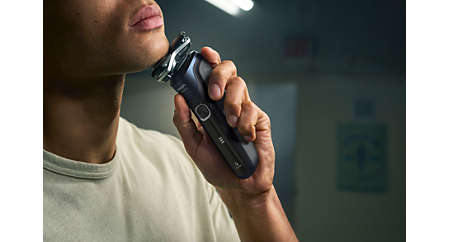 Philips Series 5000 Wet & Dry Electric Shaver with SkinIQ Tech