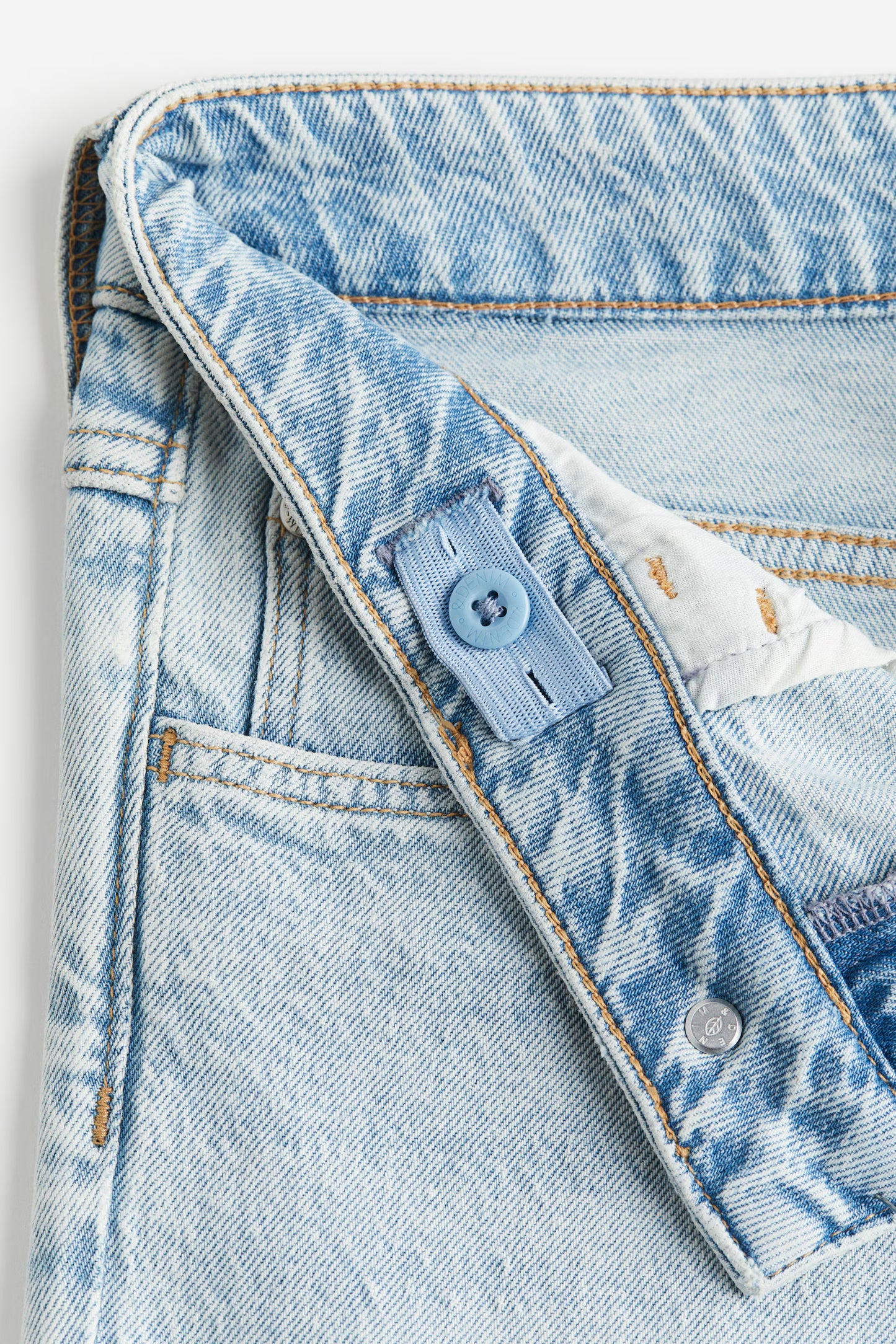 H&M Relaxed Tapered Fit Jeans