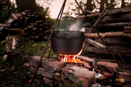 GUSSKÖNIG 9.5 Quart Pre-Seasoned Cast Iron Dutch Oven, 2-in-1 Lid