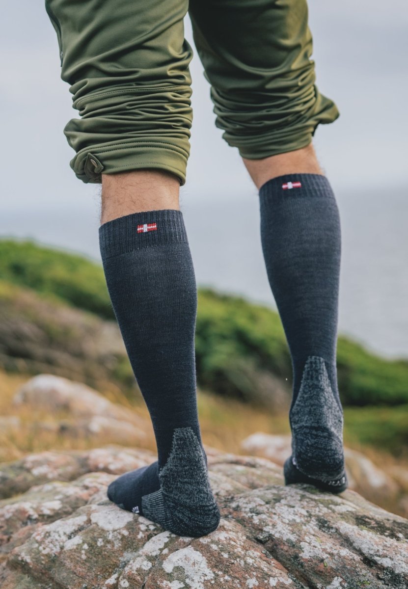 Knee‑High Merino Wool Hiking Socks with Cushioned Calf Protection