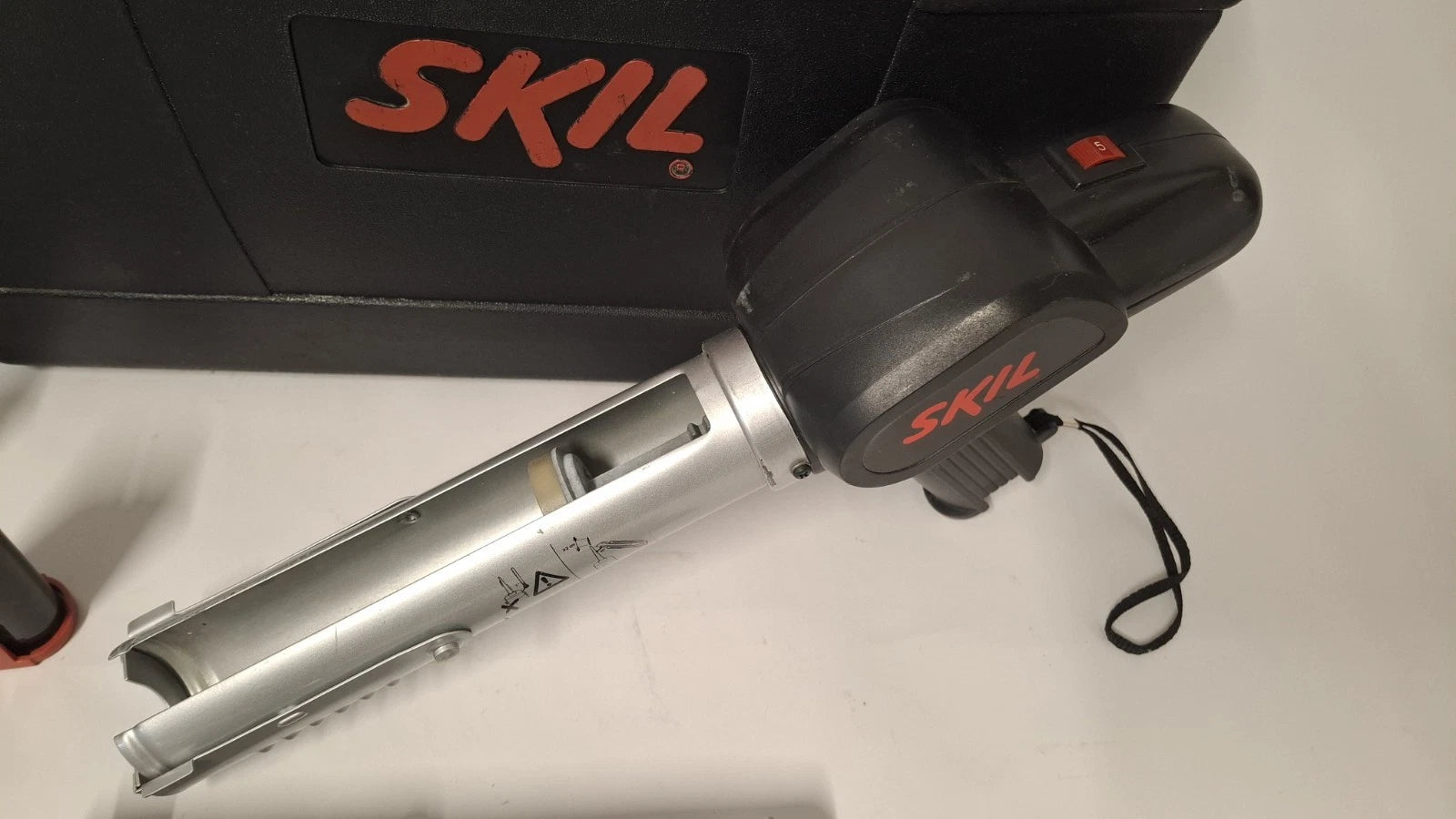 SKIL 2050 Cordless 4.8V Sealant Caulking Gun for Kitchen
