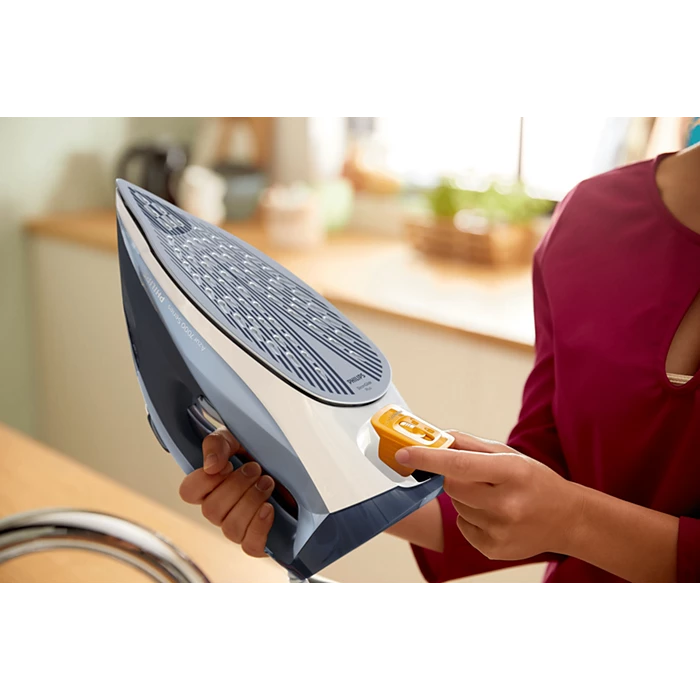 Philips Azur 7000 Series DST7020/20 Powerful Steam Iron