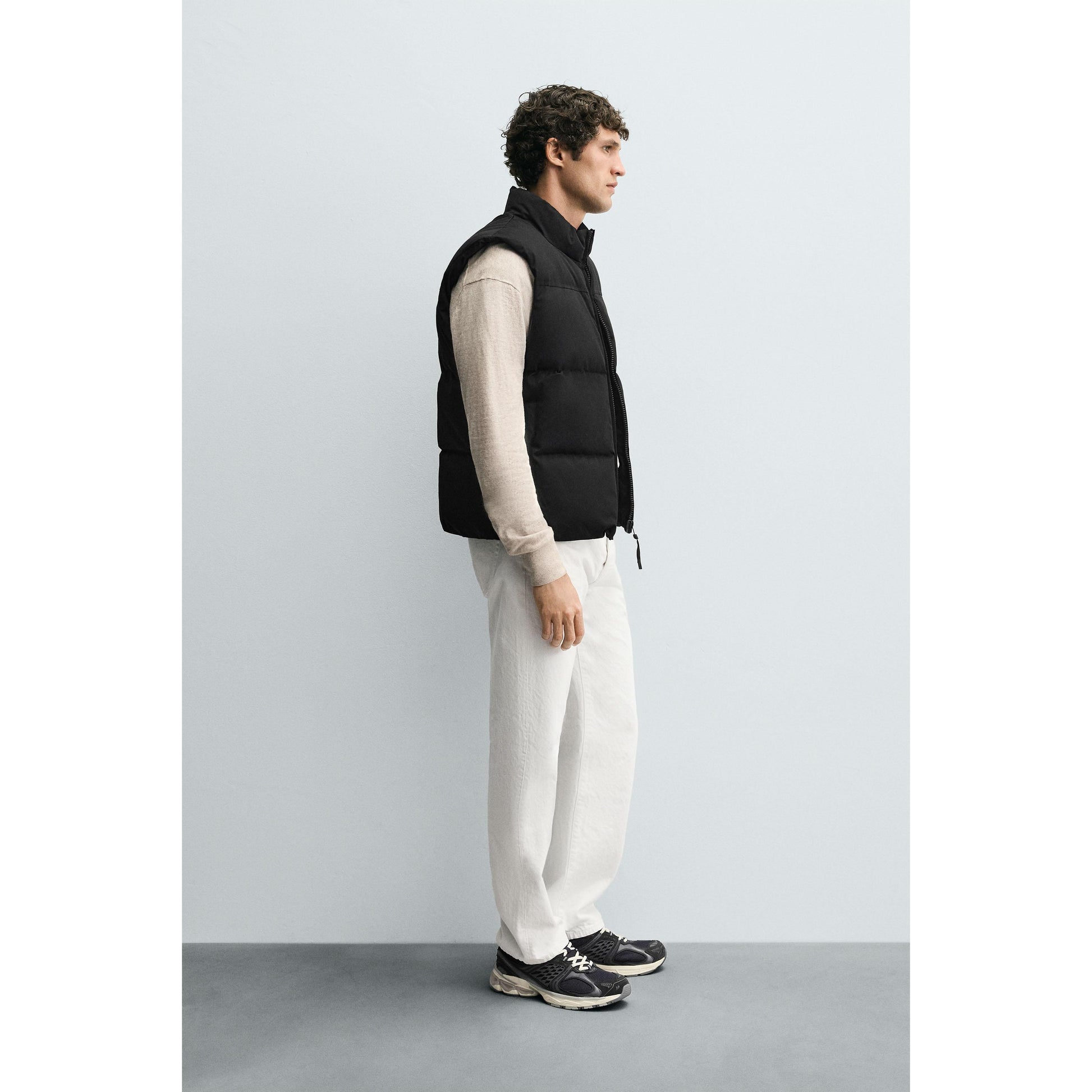 Men's Regular Fit Padded Gilet - Warm High-Neck Sleeveless Vest Jacket
