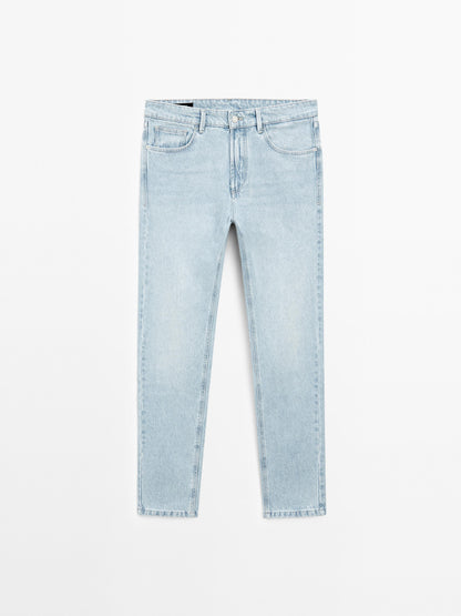 Men's Stylish Slim Fit Faded Wash Cotton Blend Jeans - Five-Pocket Design