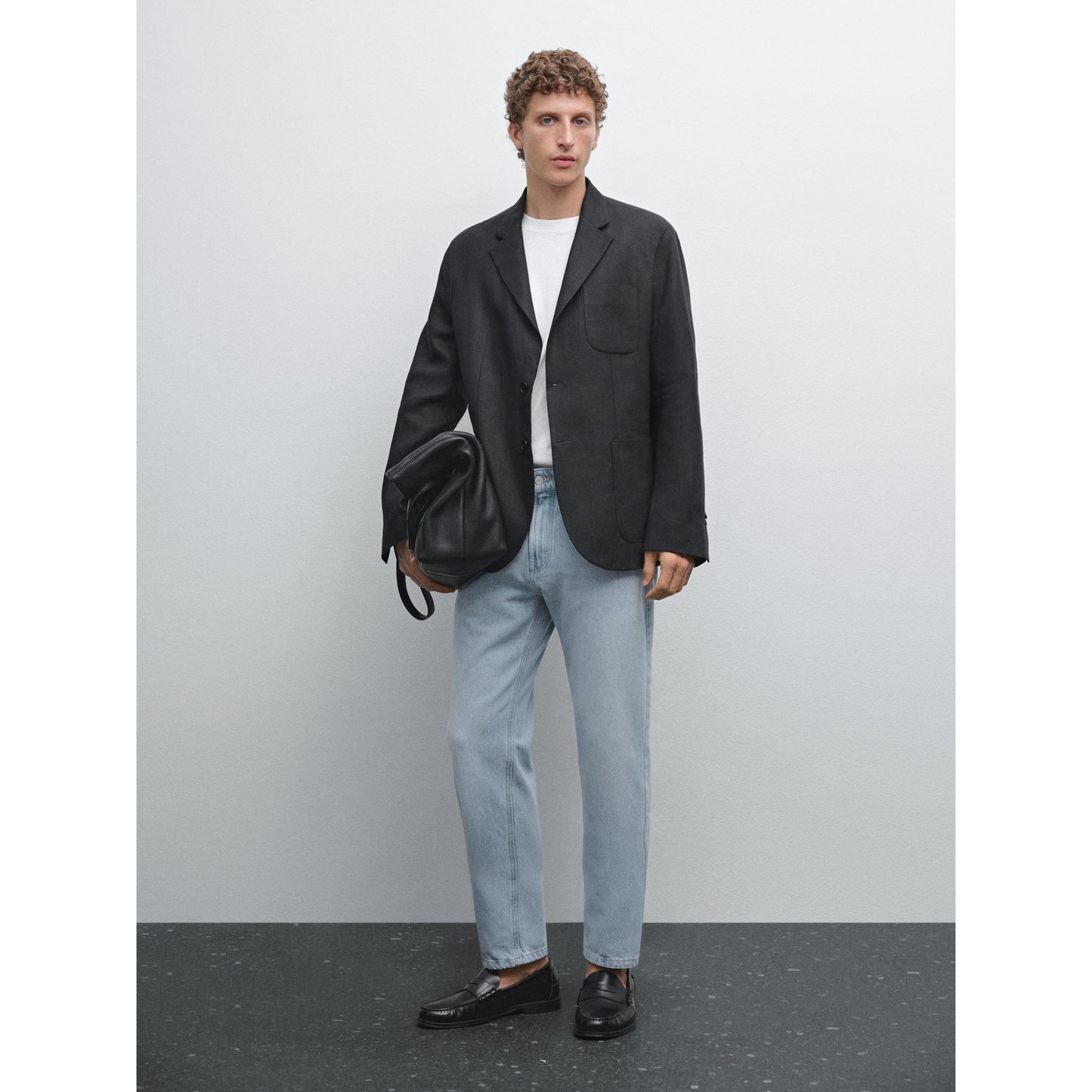 Men's Stylish Slim Fit Faded Wash Cotton Blend Jeans - Five-Pocket Design