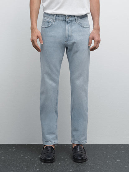 Men's Stylish Slim Fit Faded Wash Cotton Blend Jeans - Five-Pocket Design