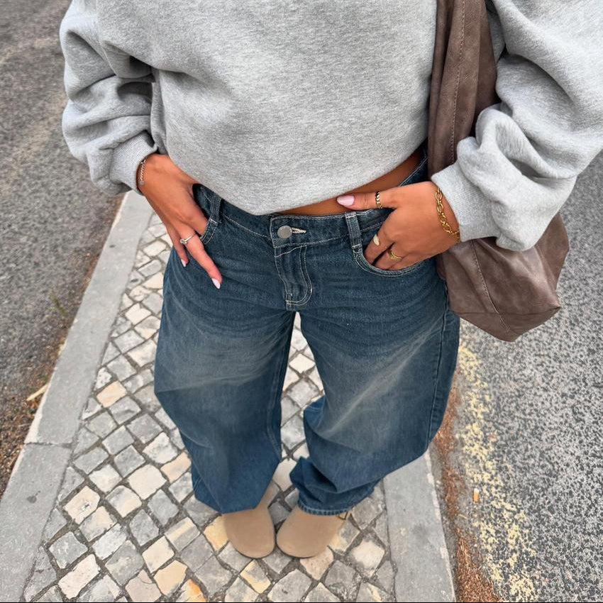 Women's Cozy Oversized Fleece Sweatshirt with Practical Pockets