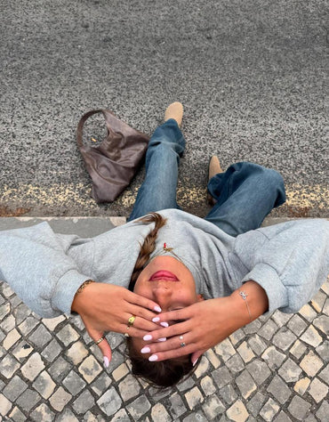 Women's Cozy Oversized Fleece Sweatshirt with Practical Pockets