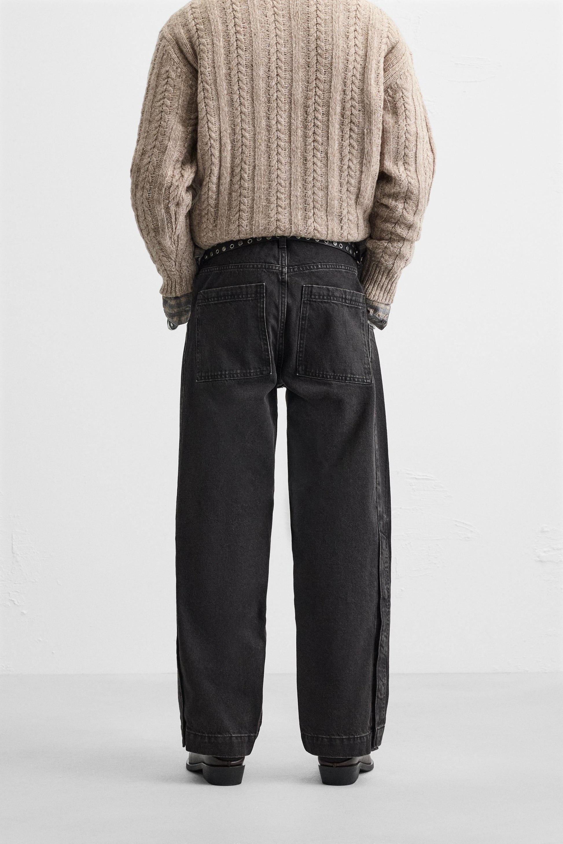 Men's Relaxed Fit Distressed Black Denim Jeans with Adjustable Hem