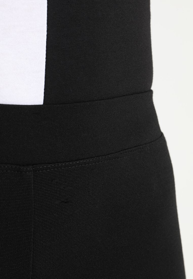 ONLY ONLPAIGE Women's High-Waist Flared Knit Pants - Comfortable Black Style