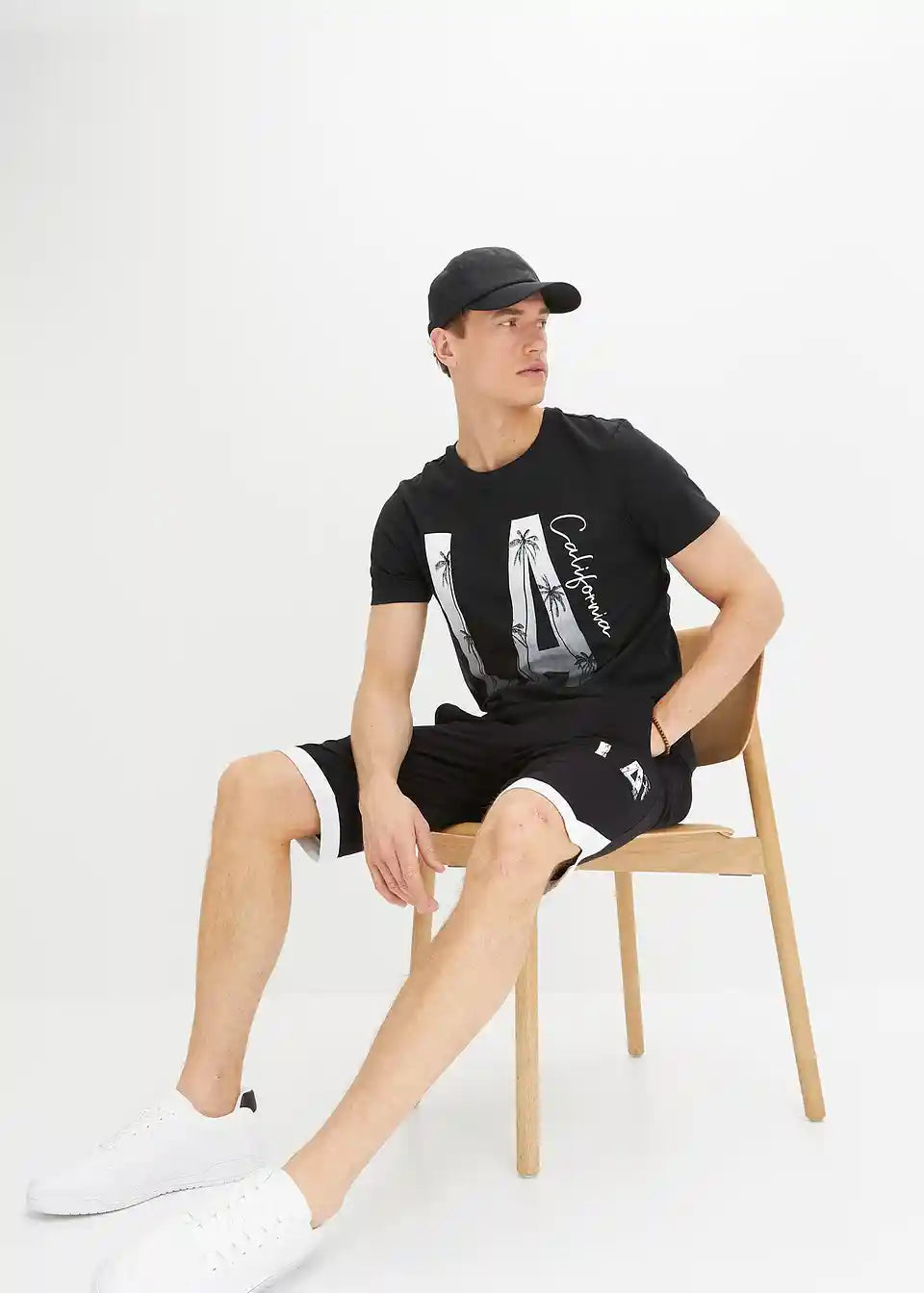 https://cdn.shopify.com/s/files/1/0900/7402/2211/files/24047360-j34XAnId.webp?v=1749051544