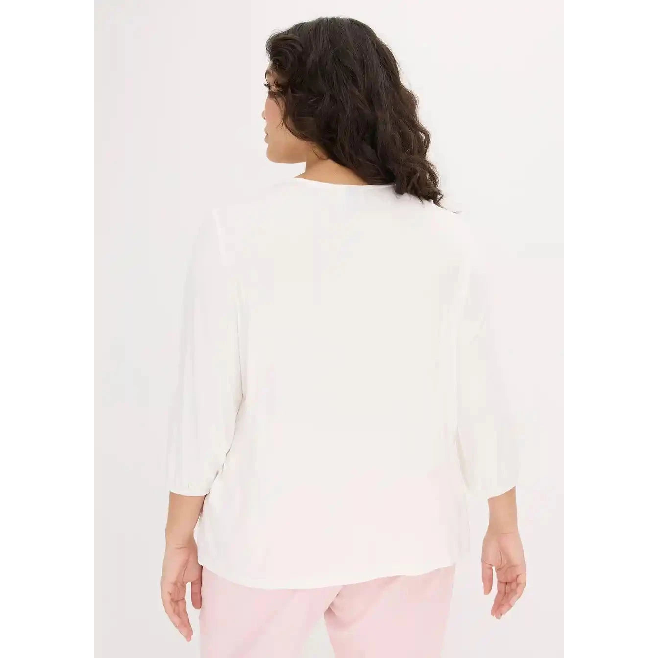 https://cdn.shopify.com/s/files/1/0900/7402/2211/files/25012878-yRl5LeTz.webp?v=1742951673