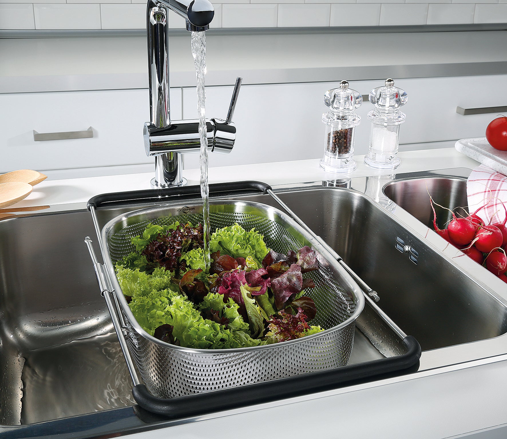DELUXE Extendable Stainless Steel Vegetable Colander Strainer for Kitchen Sink
